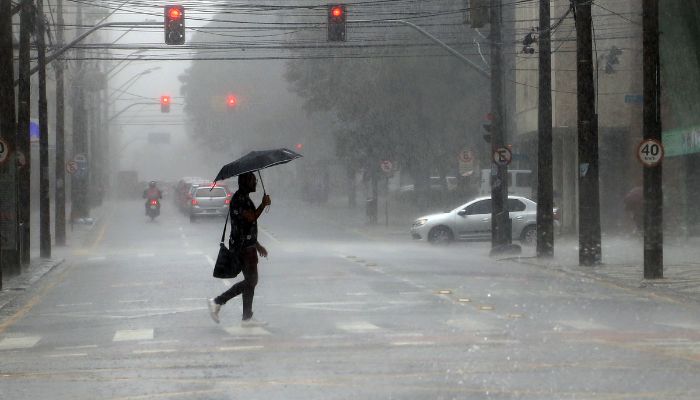  Chove aqui e não ali? Simepar explica por que as chuvas são irregulares no verão